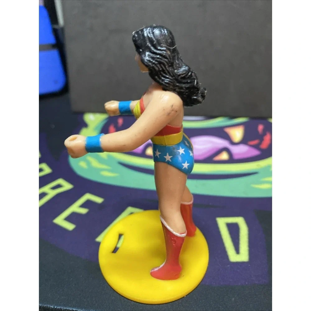 Vintage Collectible Wonder Woman Figure Cake Topper 1985 DC Comics